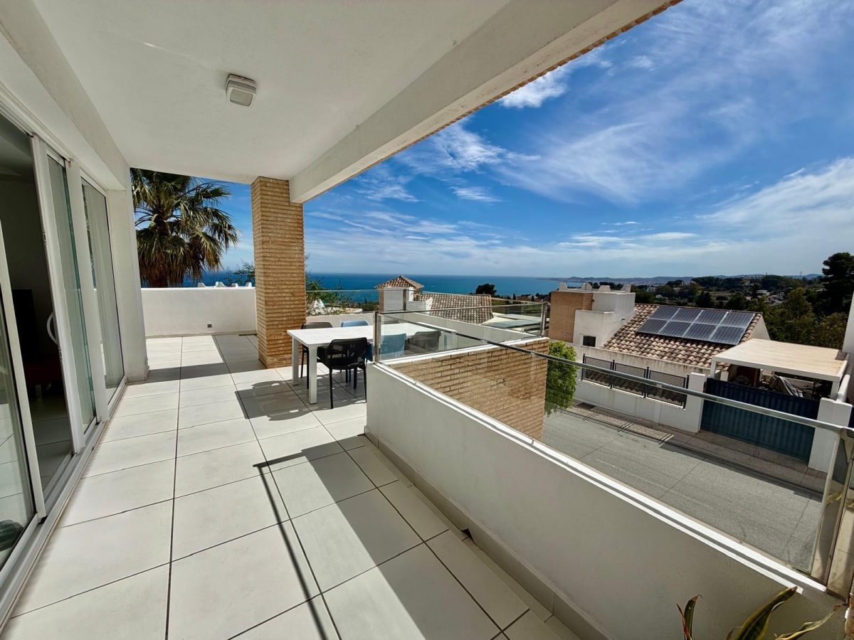 Casa Pareada 4 dormitorios en Benalmádena con vistas al mar. Cerca British College, Costa del Sol — Foto 5