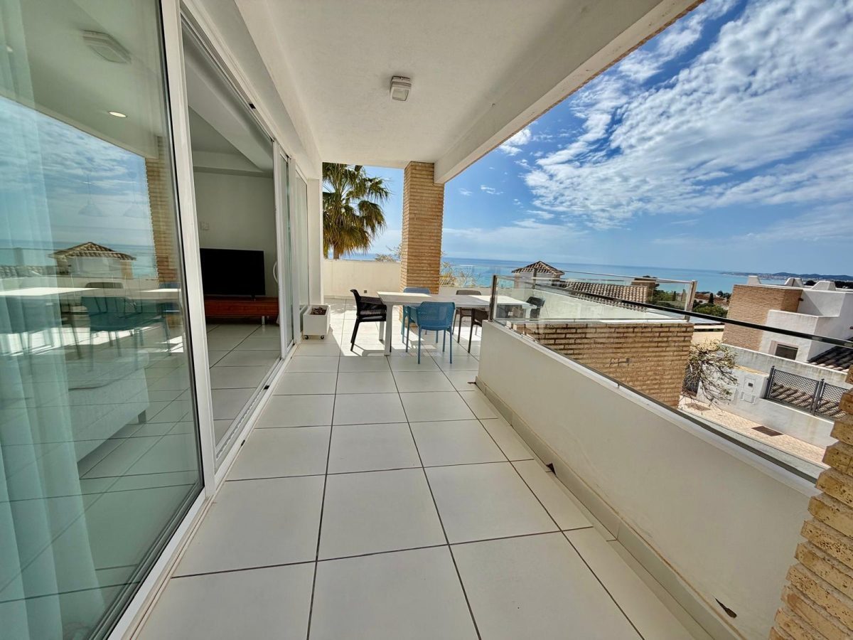 Casa Pareada 4 dormitorios en Benalmádena con vistas al mar. Cerca British College, Costa del Sol — Foto 10