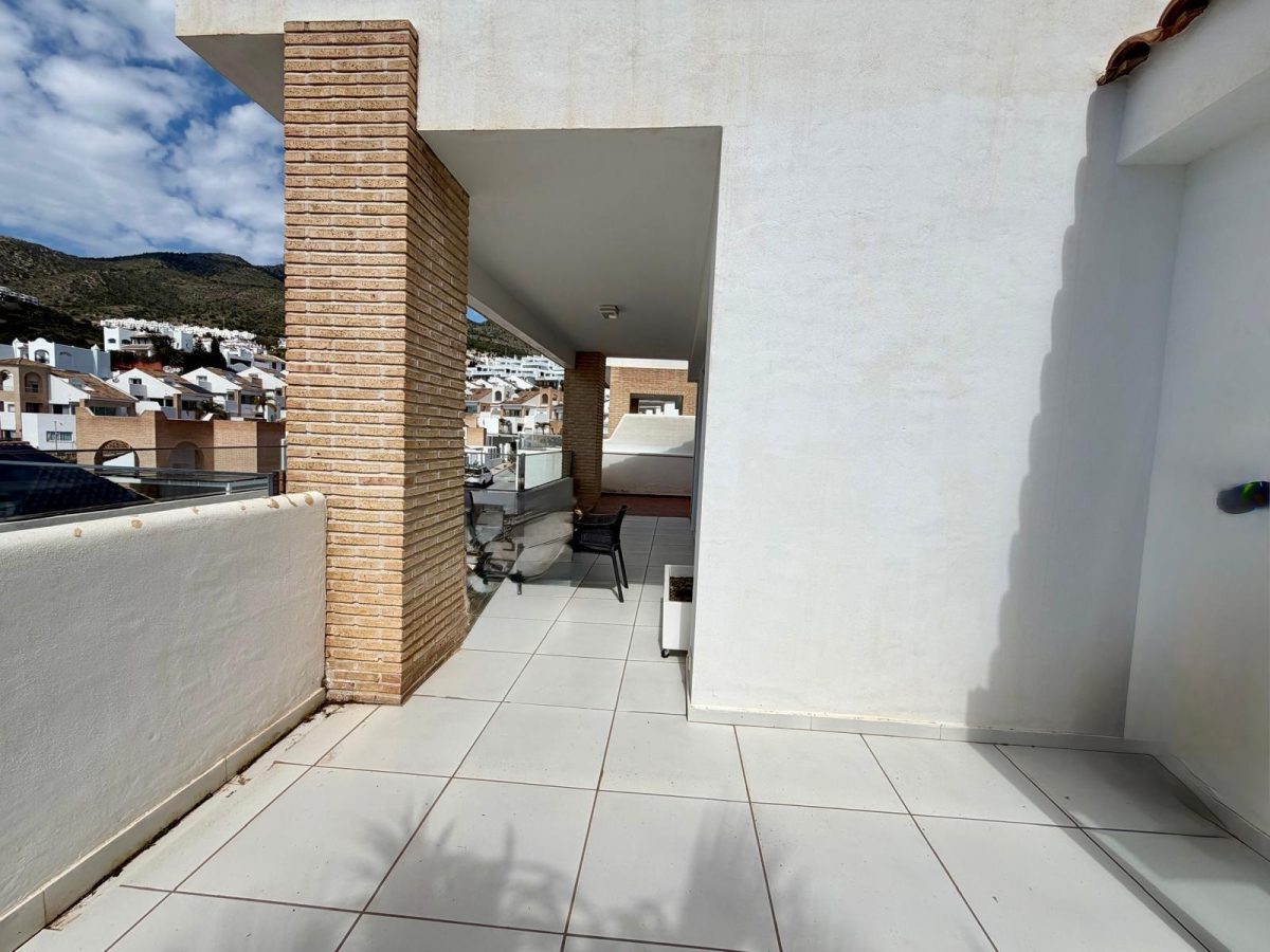 Casa Pareada 4 dormitorios en Benalmádena con vistas al mar. Cerca British College, Costa del Sol — Foto 8