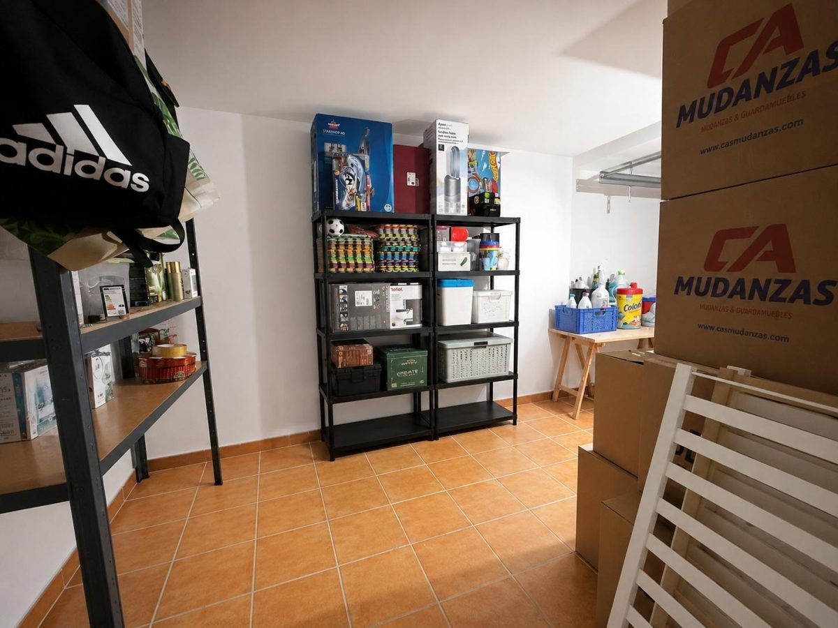 Casa/Chalet de 6 Dormitorios — Una Oportunidad Única en Alhaurín de la Torre — Foto 13