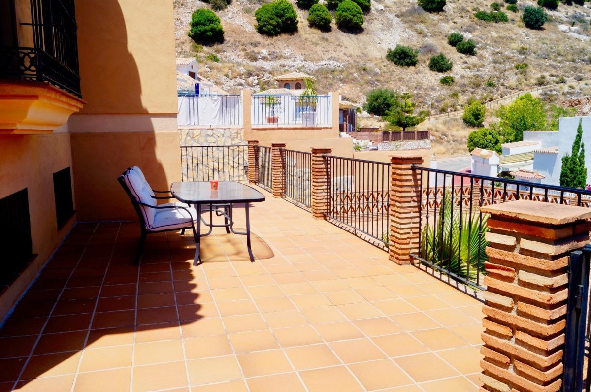 Villa de tres dormitorios con vistas al mar en Benalmádena, Costa del Sol — Foto 25