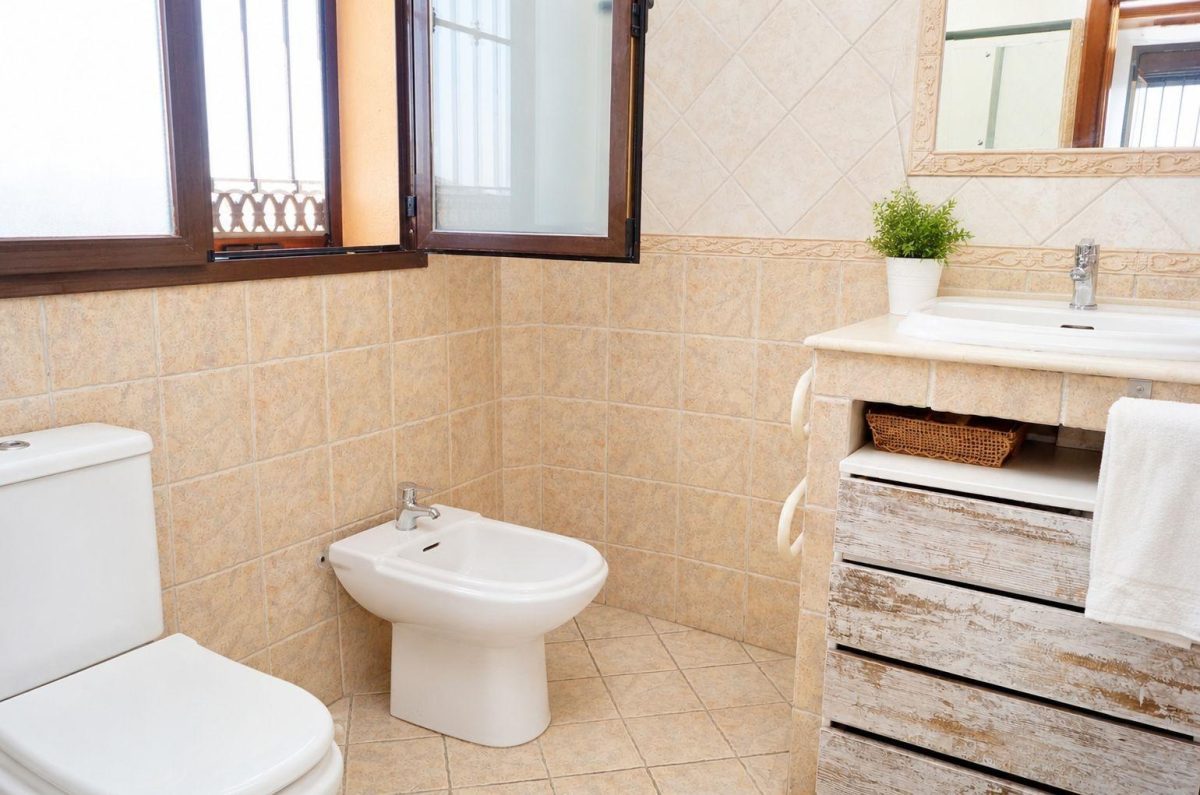 Villa de tres dormitorios con vistas al mar en Benalmádena, Costa del Sol — Foto 17