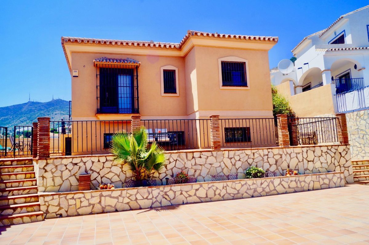 Villa de tres dormitorios con vistas al mar en Benalmádena, Costa del Sol — Foto 7