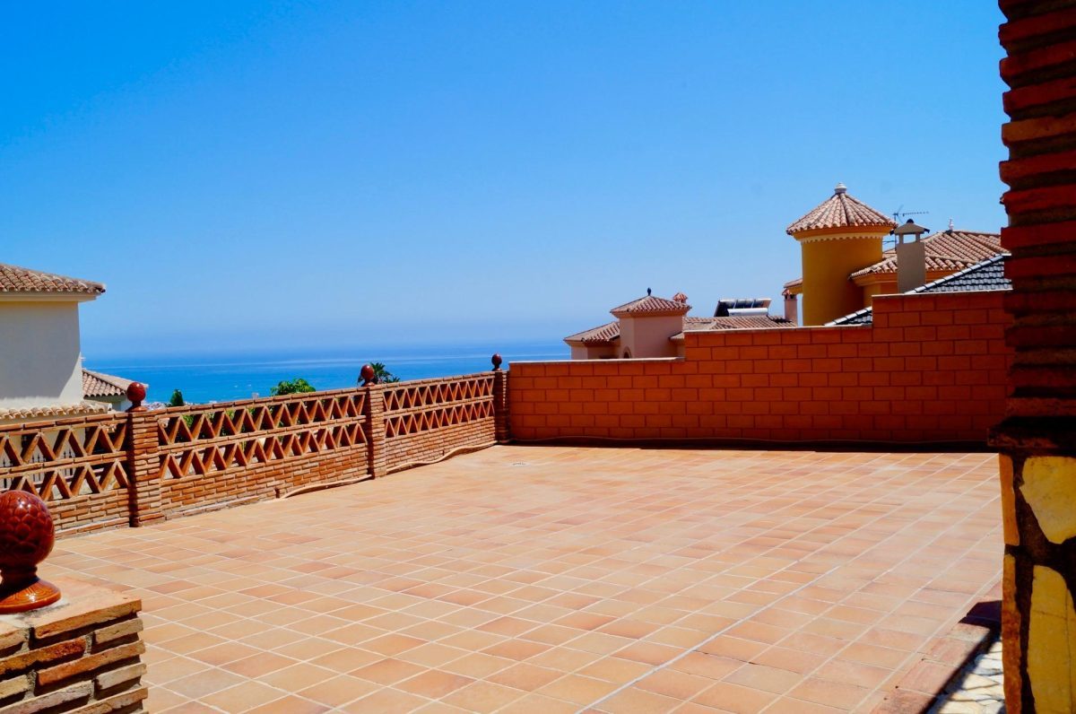 Villa de tres dormitorios con vistas al mar en Benalmádena, Costa del Sol — Foto 5