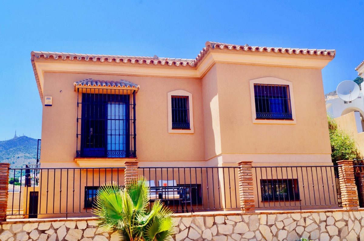 Villa de tres dormitorios con vistas al mar en Benalmádena, Costa del Sol — Foto 6