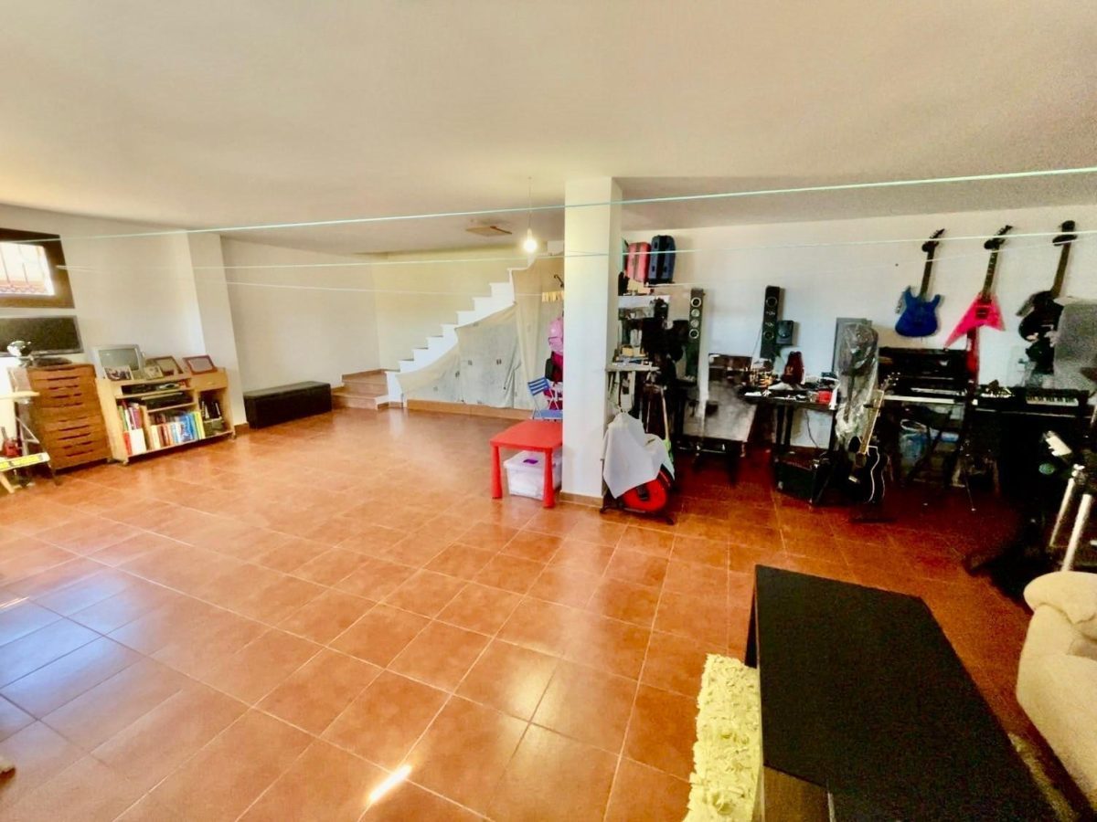 Villa de tres dormitorios con vistas al mar en Benalmádena, Costa del Sol — Foto 18