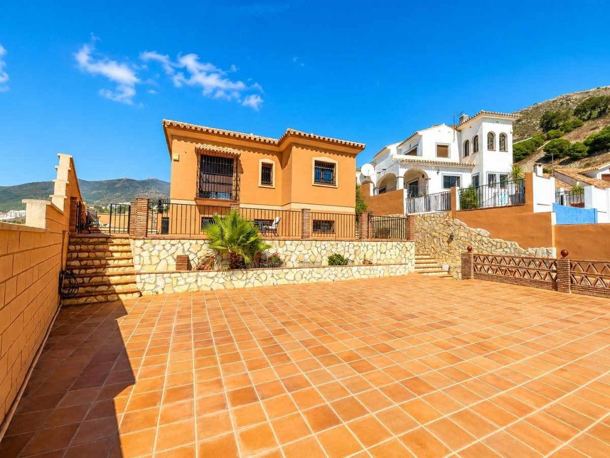Villa de tres dormitorios con vistas al mar en Benalmádena, Costa del Sol — Foto 4
