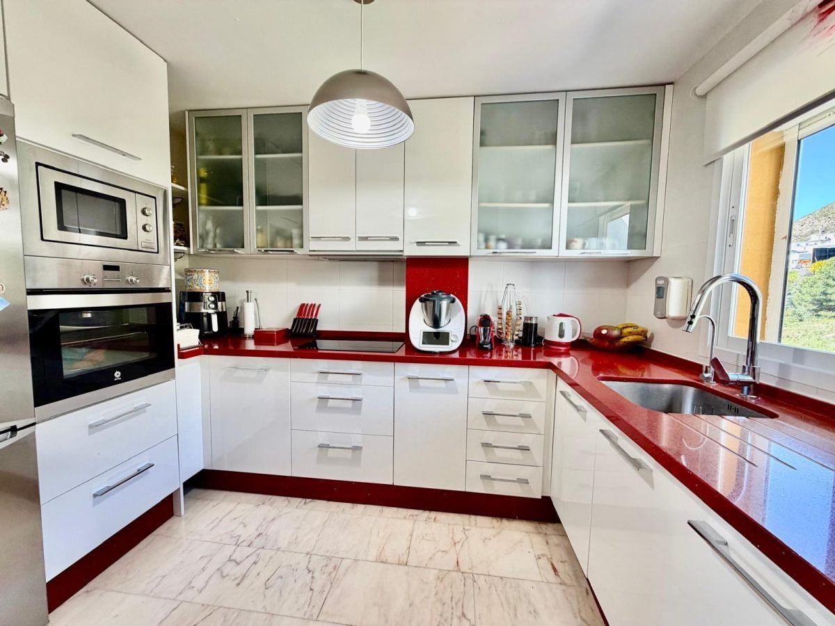 Atico de 3 habitaciones con vistas al mar en  Benalmádena, Costa del Sol — Foto 15