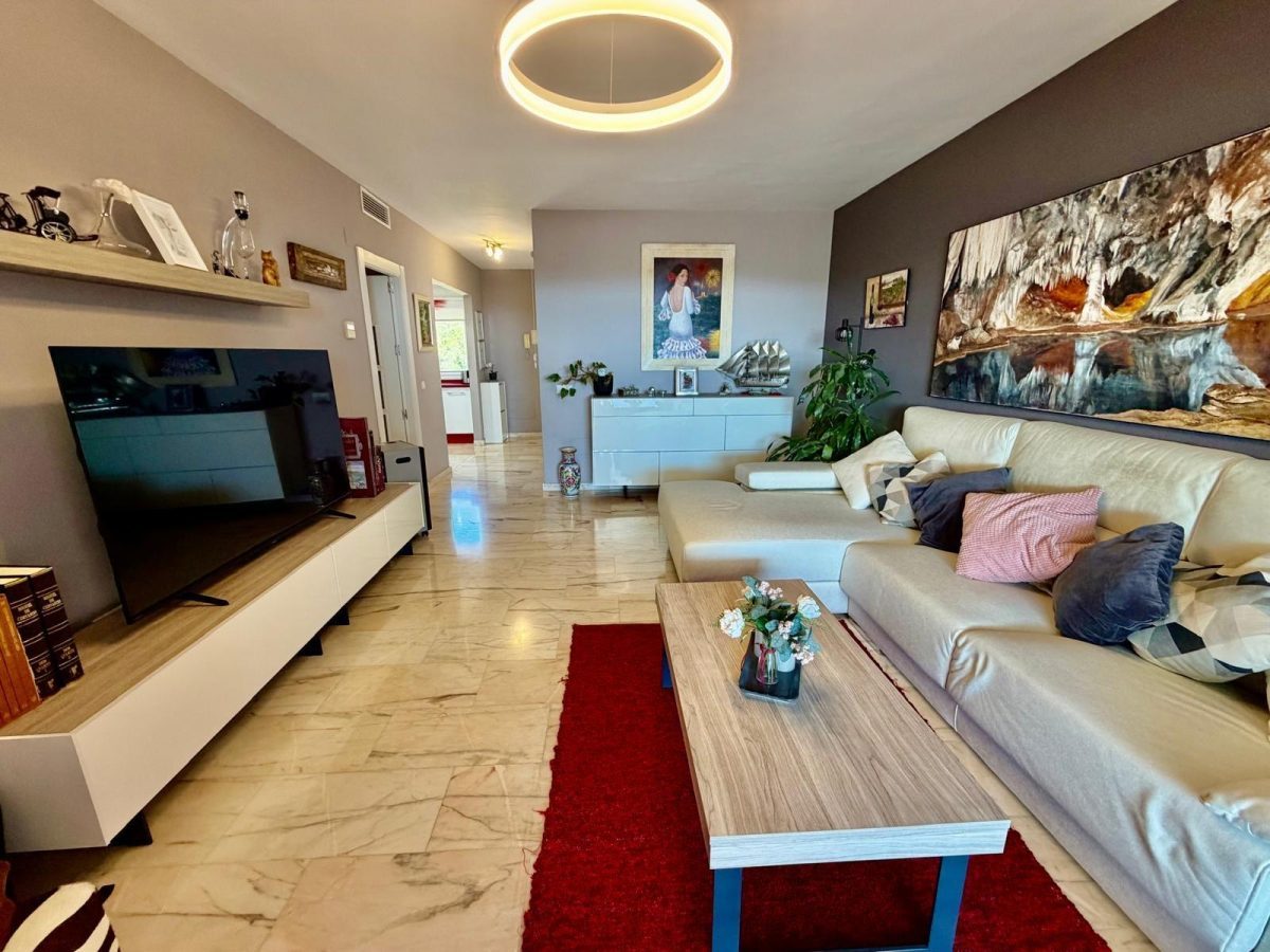 Atico de 3 habitaciones con vistas al mar en  Benalmádena, Costa del Sol — Foto 11