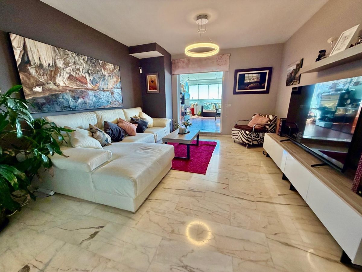 Atico de 3 habitaciones con vistas al mar en  Benalmádena, Costa del Sol — Foto 12
