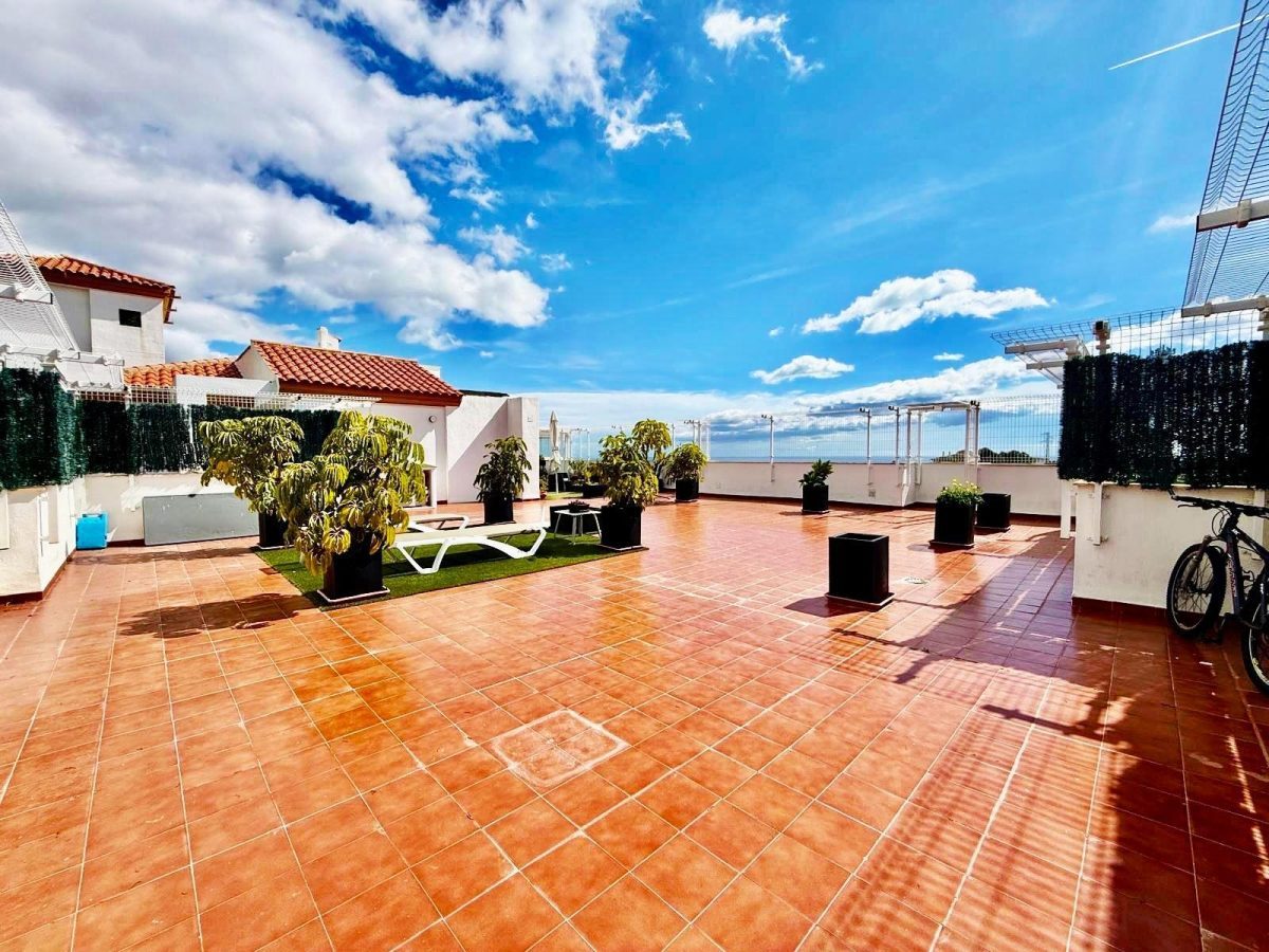 Atico de 3 habitaciones con vistas al mar en  Benalmádena, Costa del Sol — Foto 9