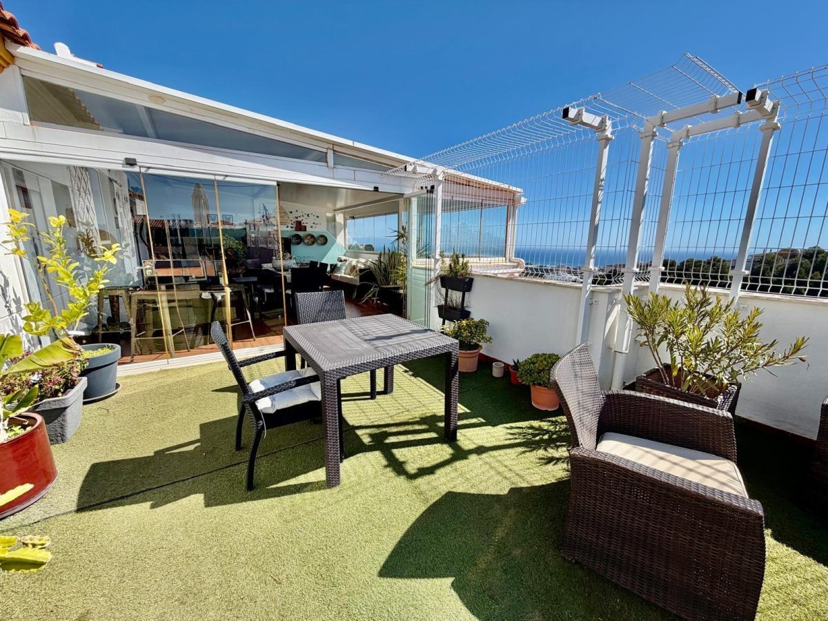 Atico de 3 habitaciones con vistas al mar en  Benalmádena, Costa del Sol — Foto 1