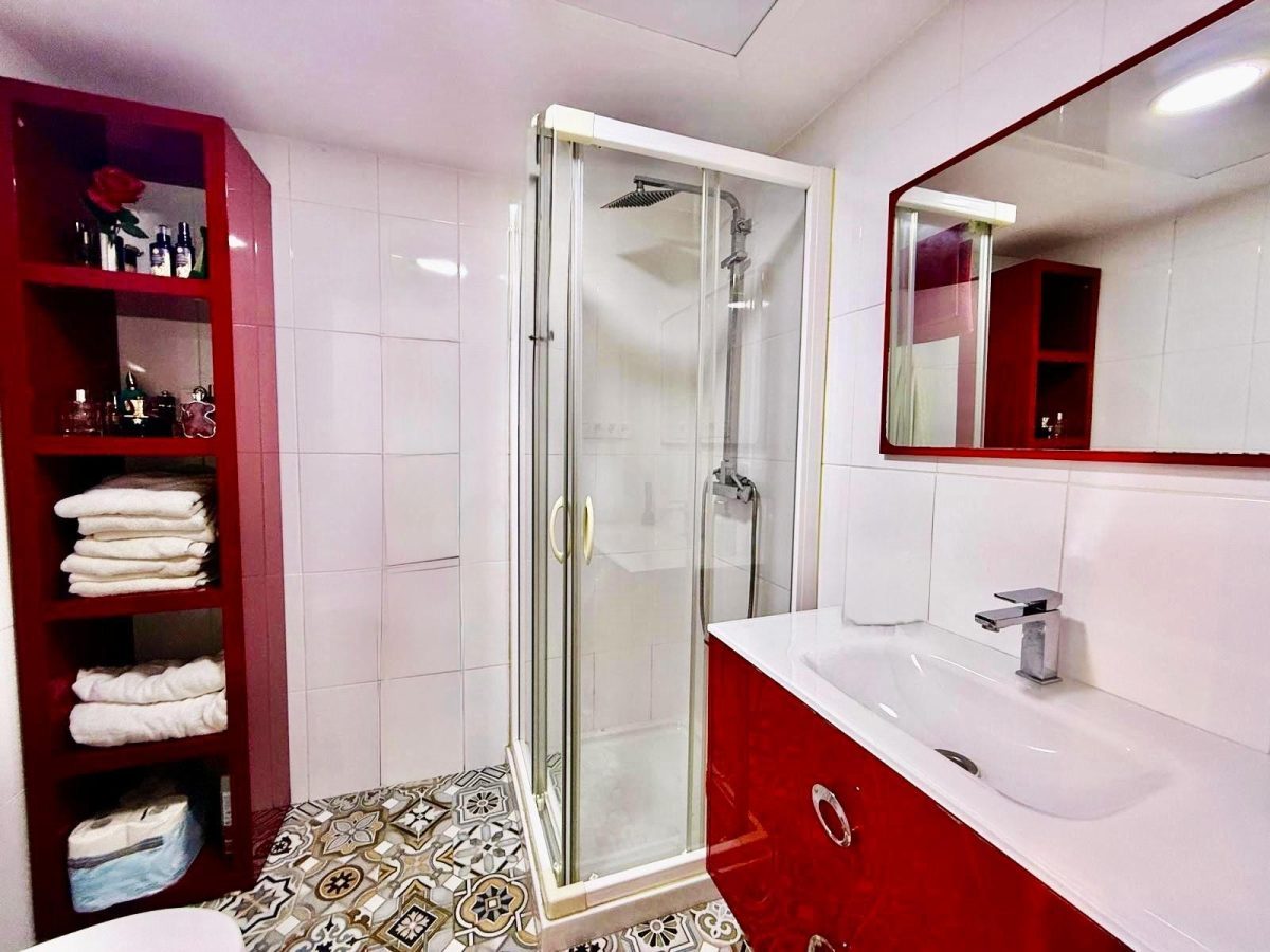 Atico de 3 habitaciones con vistas al mar en  Benalmádena, Costa del Sol — Foto 26