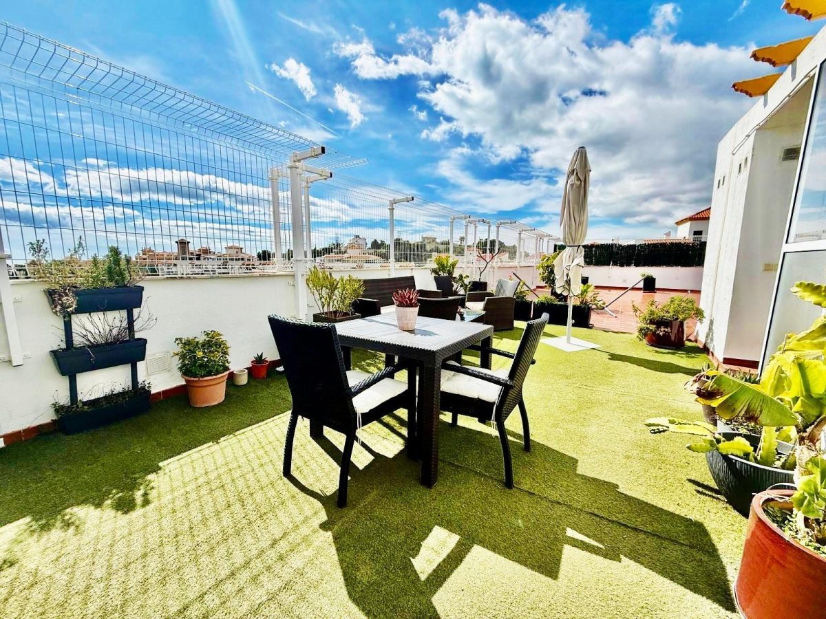 Atico de 3 habitaciones con vistas al mar en  Benalmádena, Costa del Sol — Foto 3