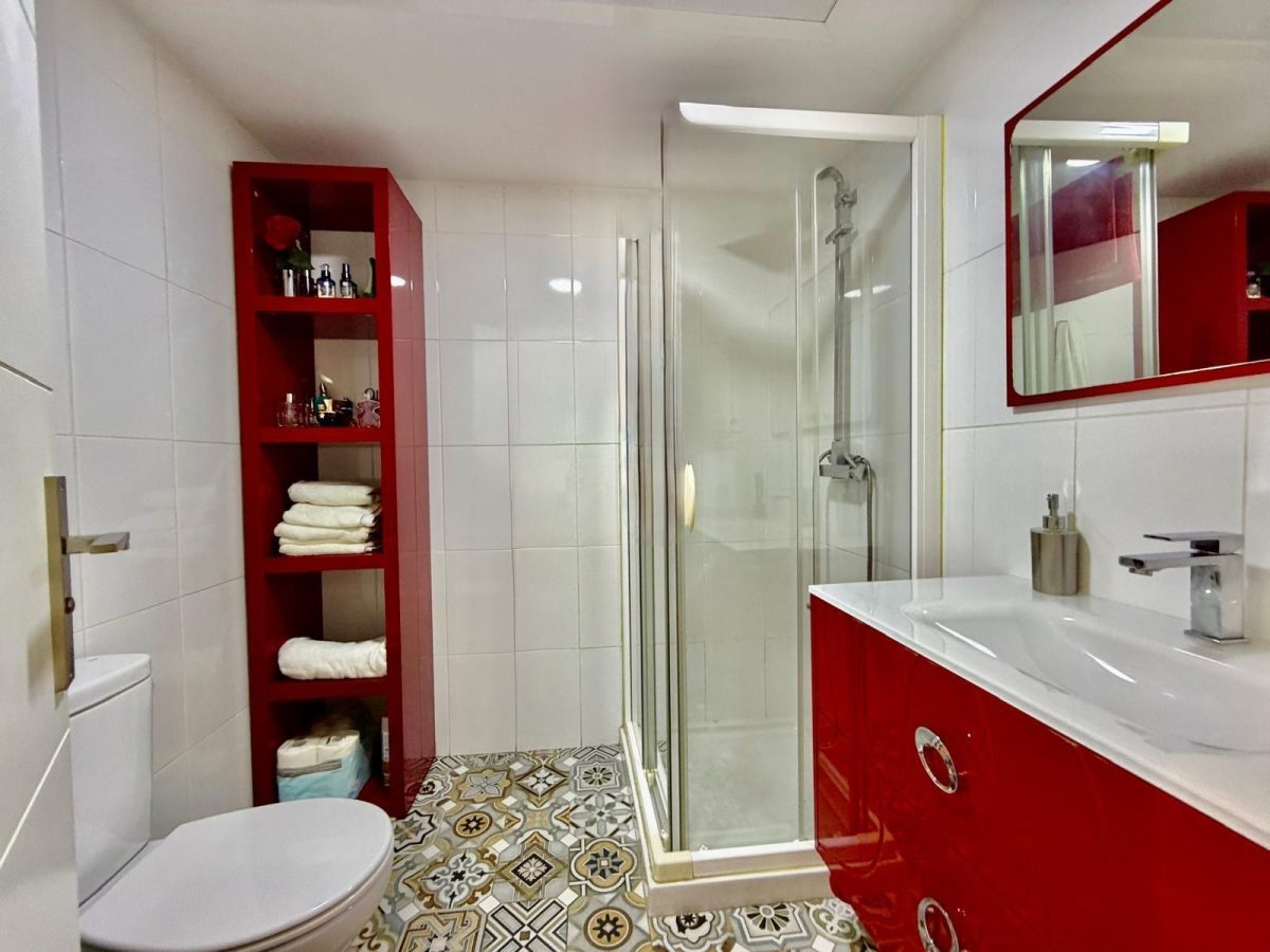 Atico de 3 habitaciones con vistas al mar en  Benalmádena, Costa del Sol — Foto 27