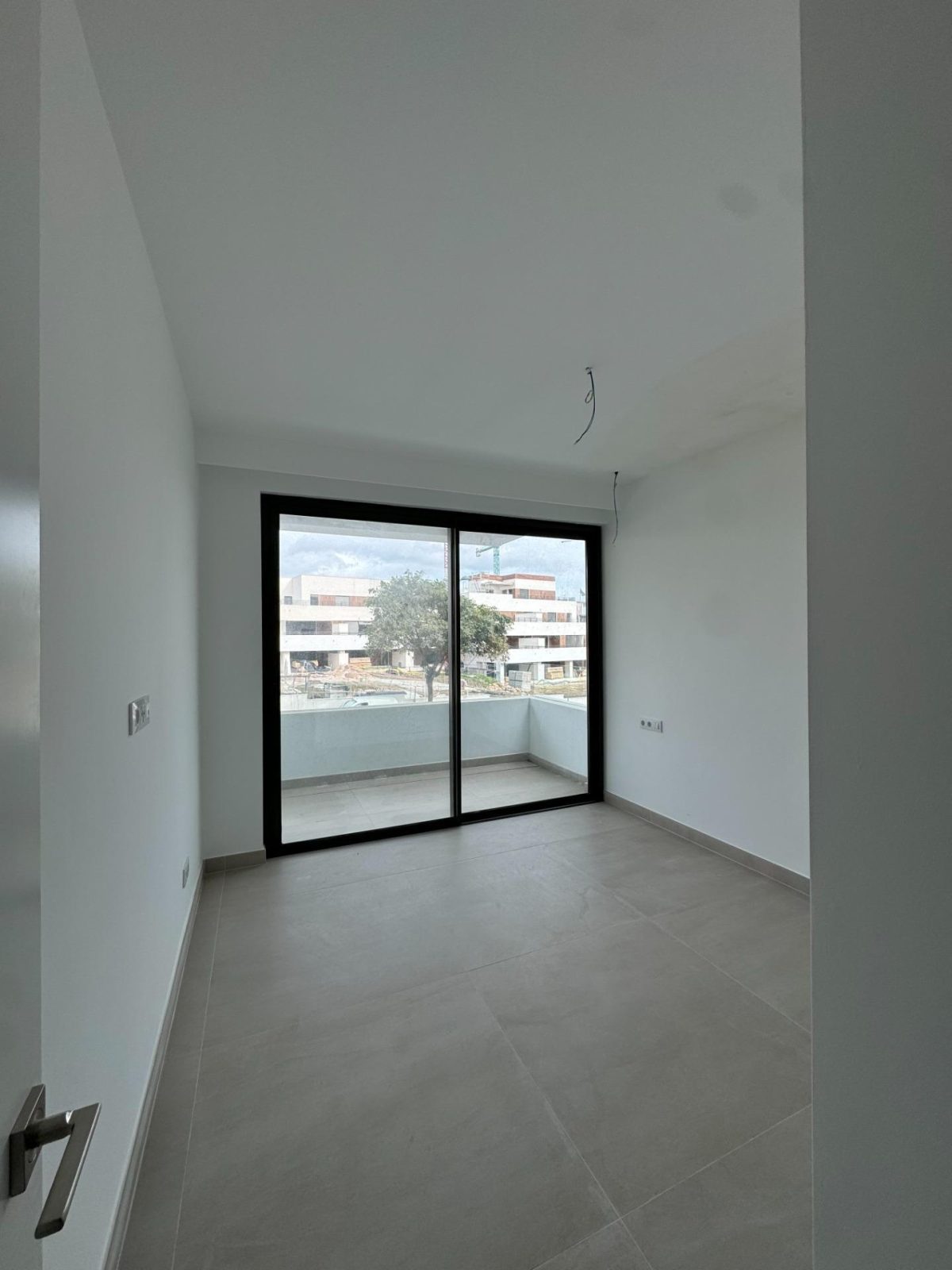 Exclusivo apartamento de lujo en  Estepona | 3 dormitorios, vistas al mar y a la montaña. — Foto 11