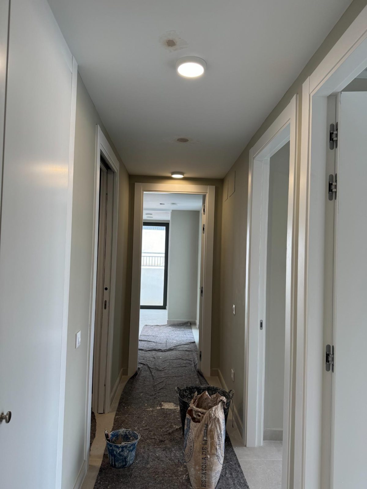 Exclusivo apartamento de lujo en  Estepona | 3 dormitorios, vistas al mar y a la montaña. — Foto 27