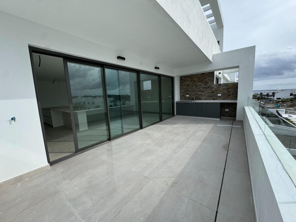 Exclusivo apartamento de lujo en  Estepona | 3 dormitorios, vistas al mar y a la montaña. — Foto 8