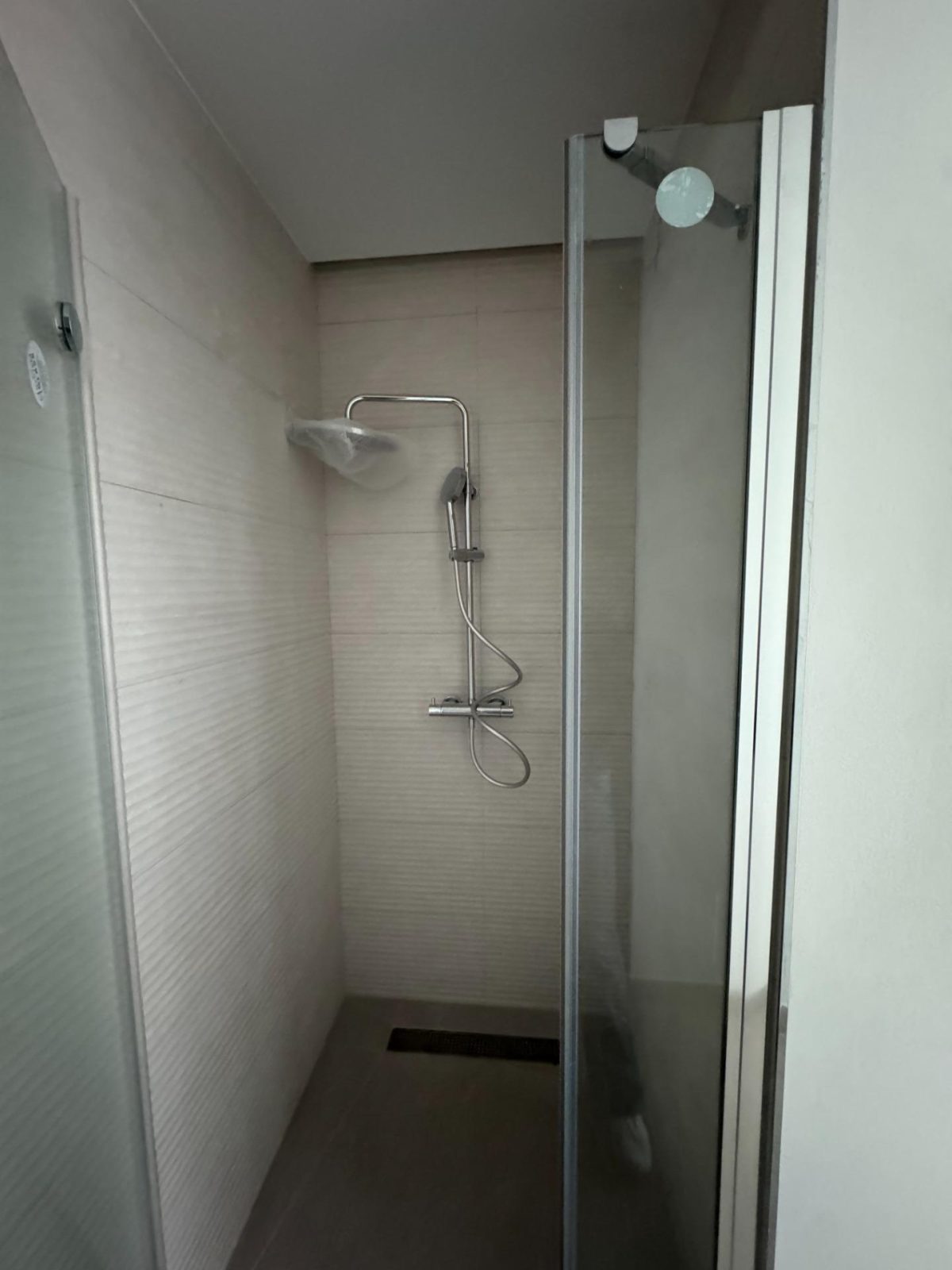 Exclusivo apartamento de lujo en  Estepona | 3 dormitorios, vistas al mar y a la montaña. — Foto 21