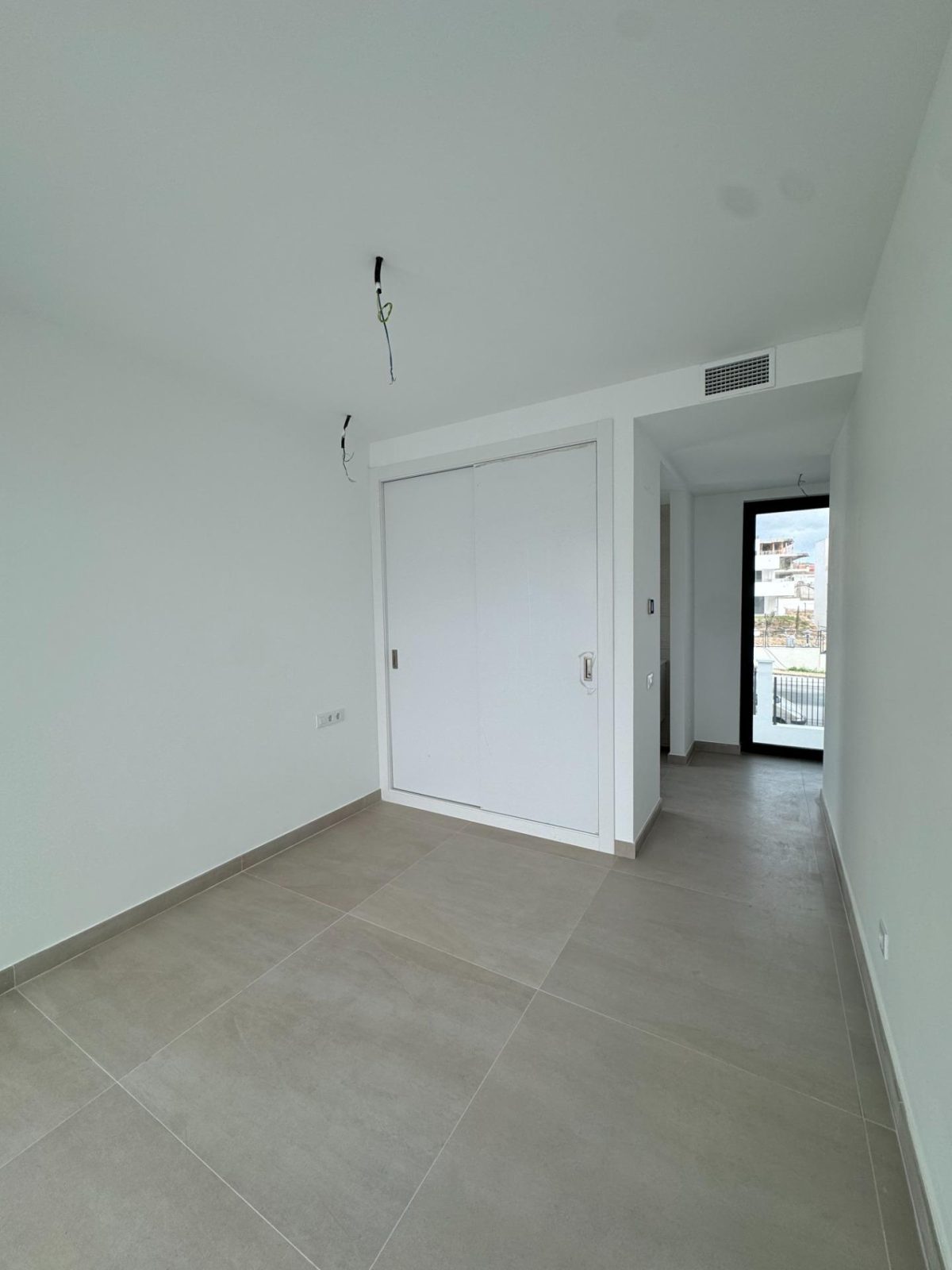 Exclusivo apartamento de lujo en  Estepona | 3 dormitorios, vistas al mar y a la montaña. — Foto 17