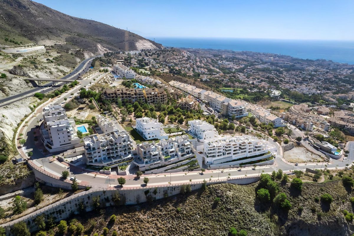 VENTA PISO DE 3 DORMITORIOS EN BENALMÁDENA COSTA — Foto 10