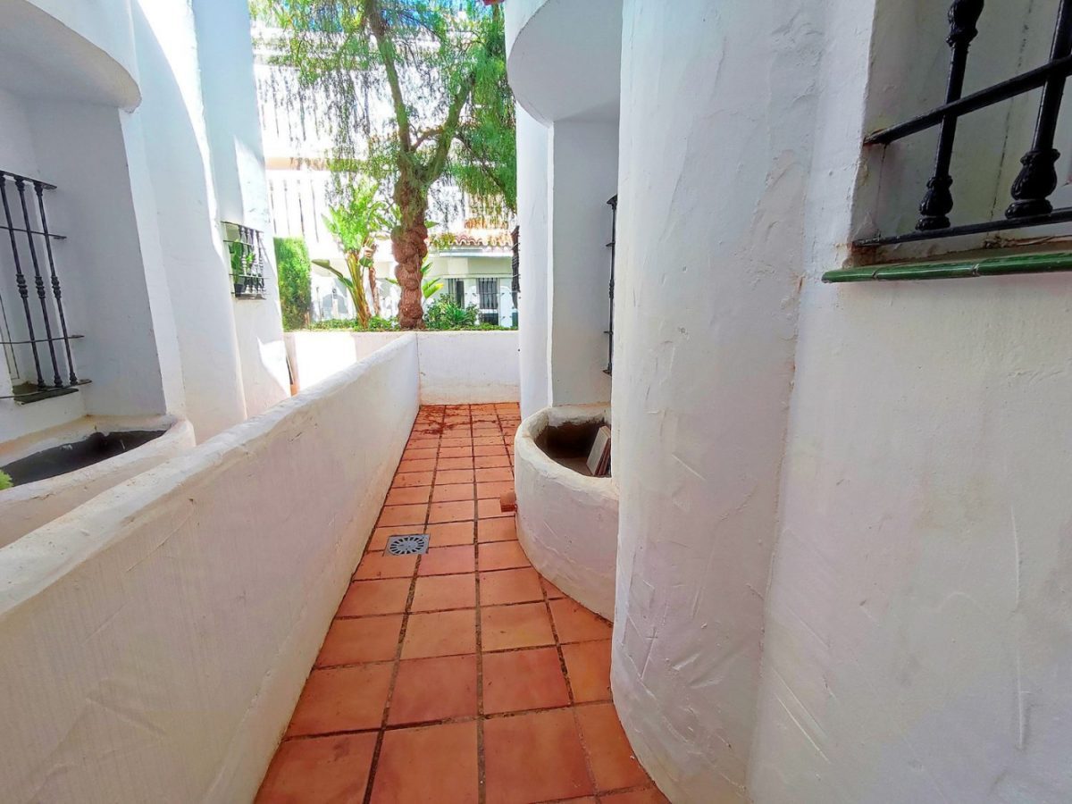 ELEGANTE APARTAMENTO EN LA URBANIZACION LOS NARANJOS  MARBELLA — Foto 19