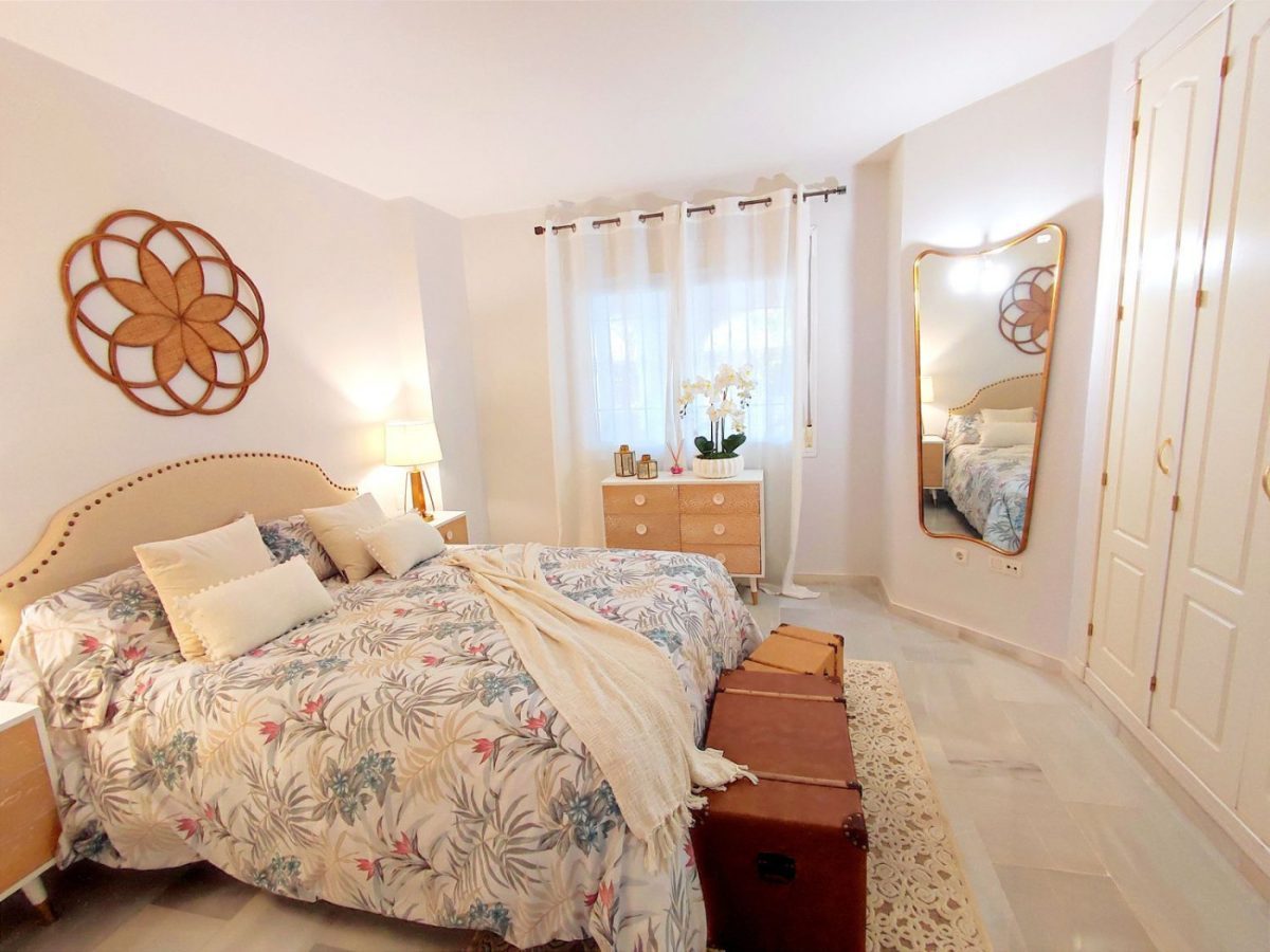 ELEGANTE APARTAMENTO EN LA URBANIZACION LOS NARANJOS  MARBELLA — Foto 12