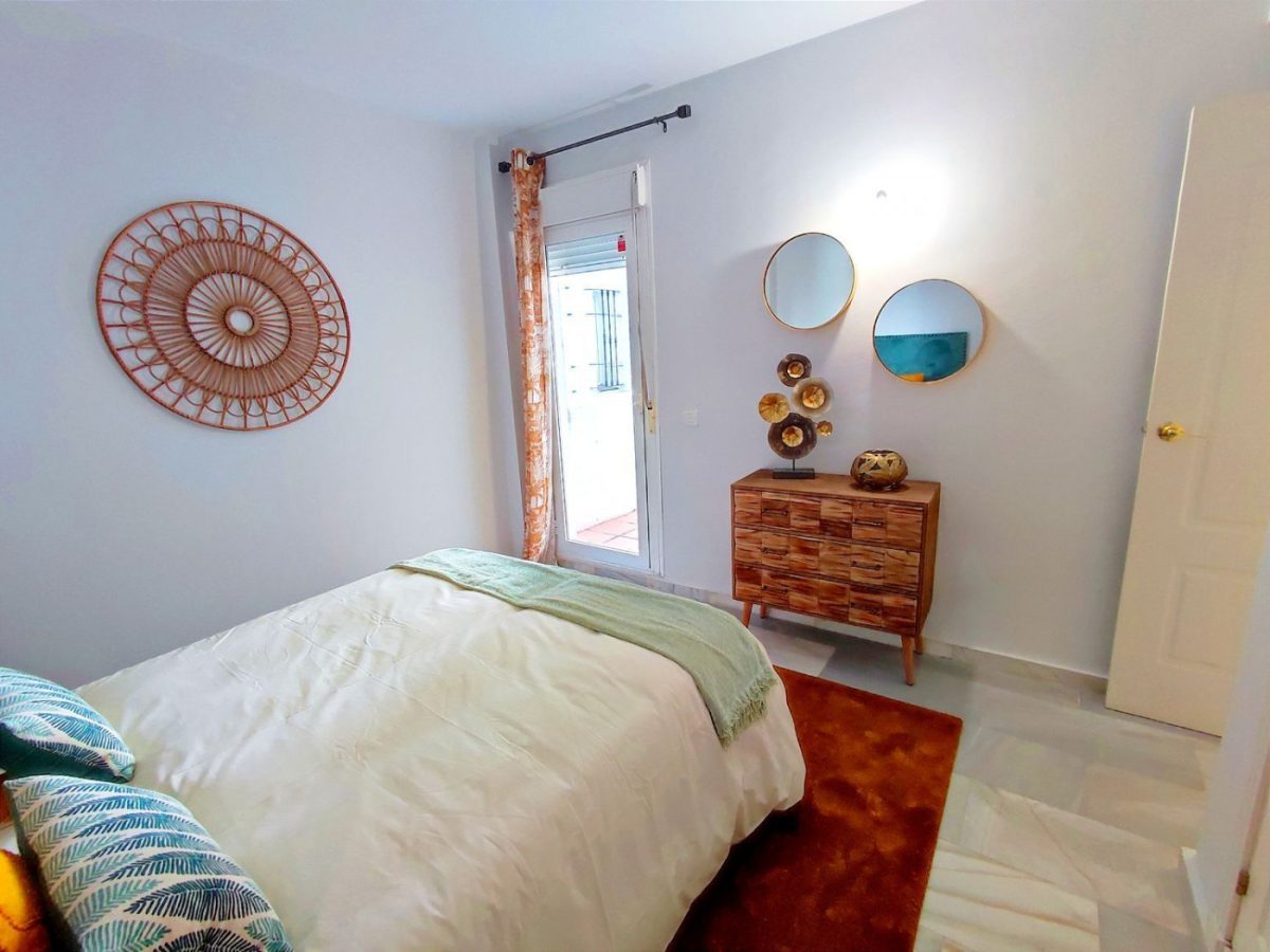 ELEGANTE APARTAMENTO EN LA URBANIZACION LOS NARANJOS  MARBELLA — Foto 18