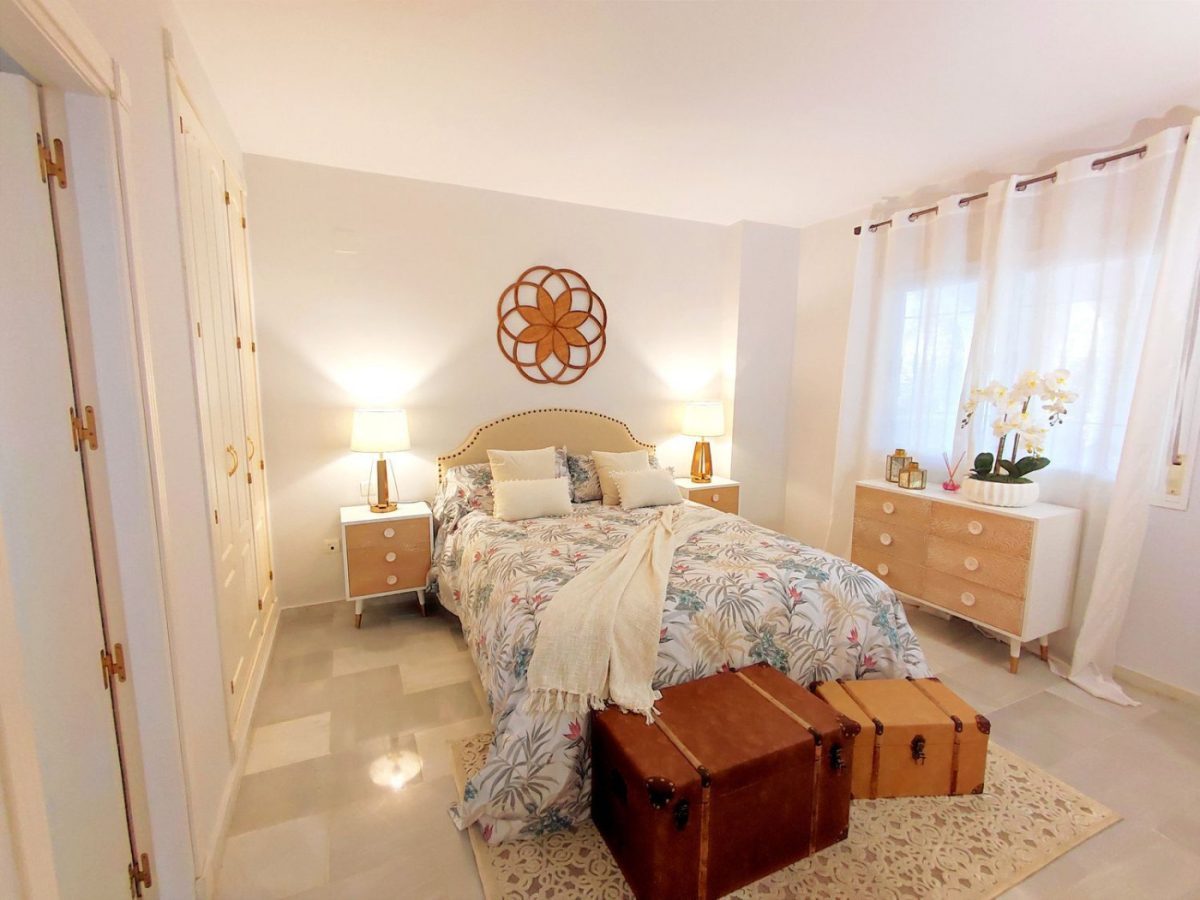 ELEGANTE APARTAMENTO EN LA URBANIZACION LOS NARANJOS  MARBELLA — Foto 11