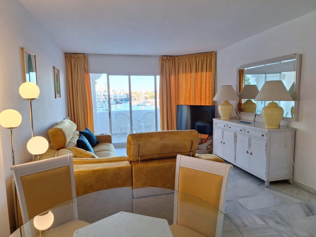 Piso con vistas al mar en Puerto Marina, Benalmádena, Costa del Sol — Foto 11