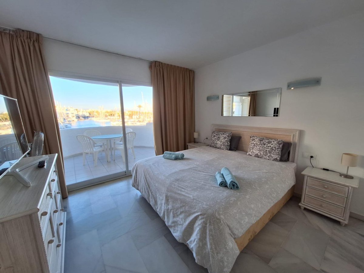 Piso con vistas al mar en Puerto Marina, Benalmádena, Costa del Sol — Foto 25