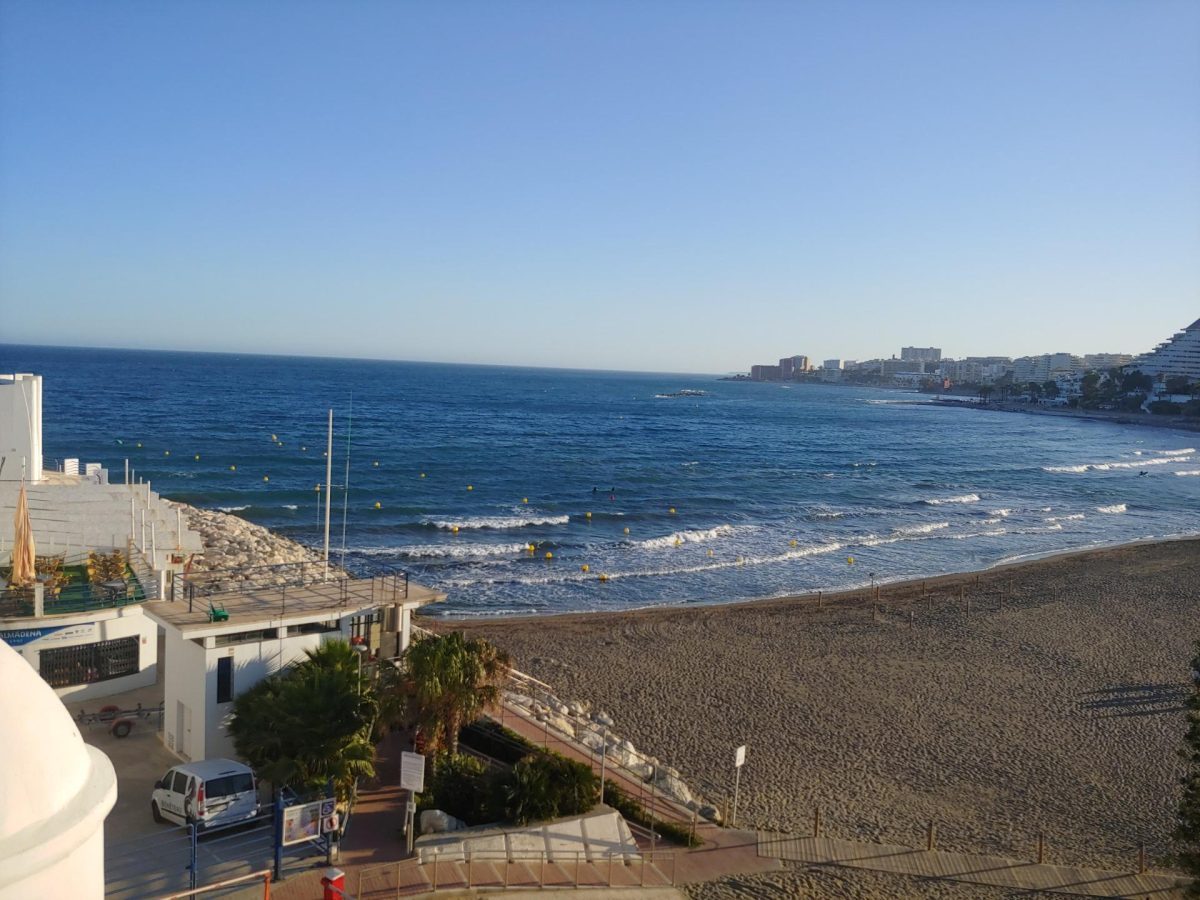 Piso con vistas al mar en Puerto Marina, Benalmádena, Costa del Sol — Foto 1