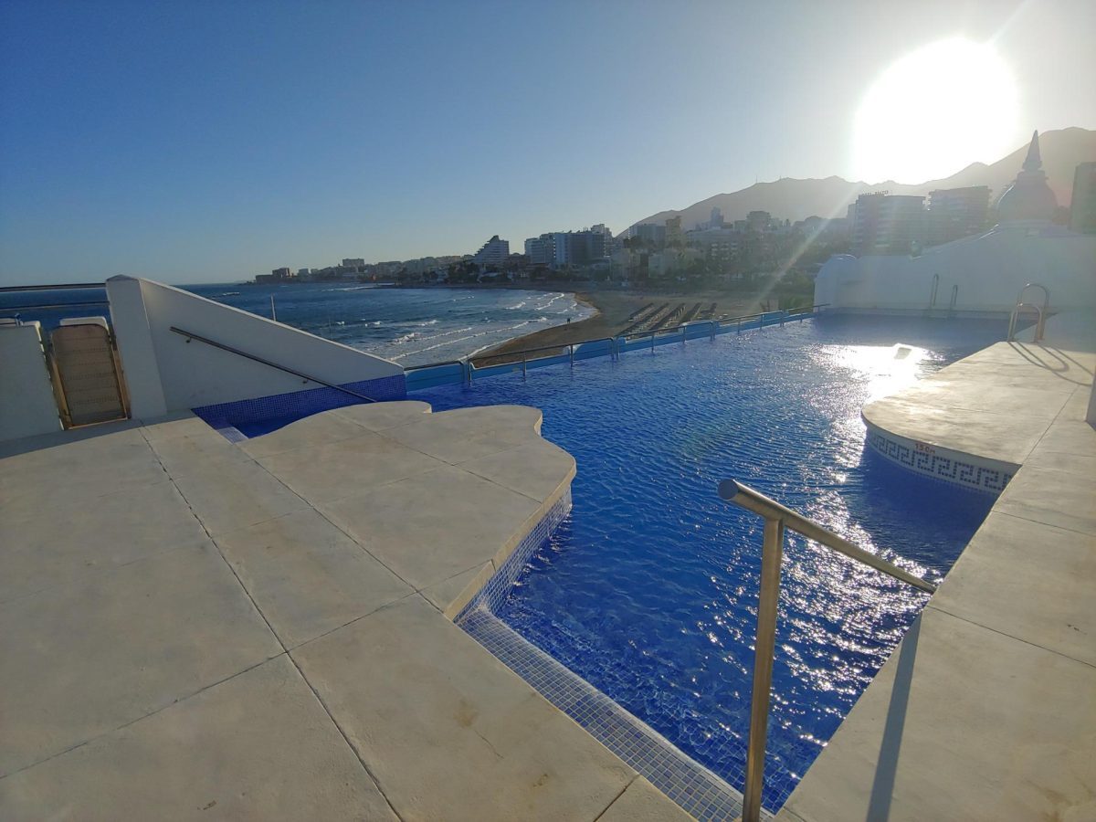 Piso con vistas al mar en Puerto Marina, Benalmádena, Costa del Sol — Foto 3