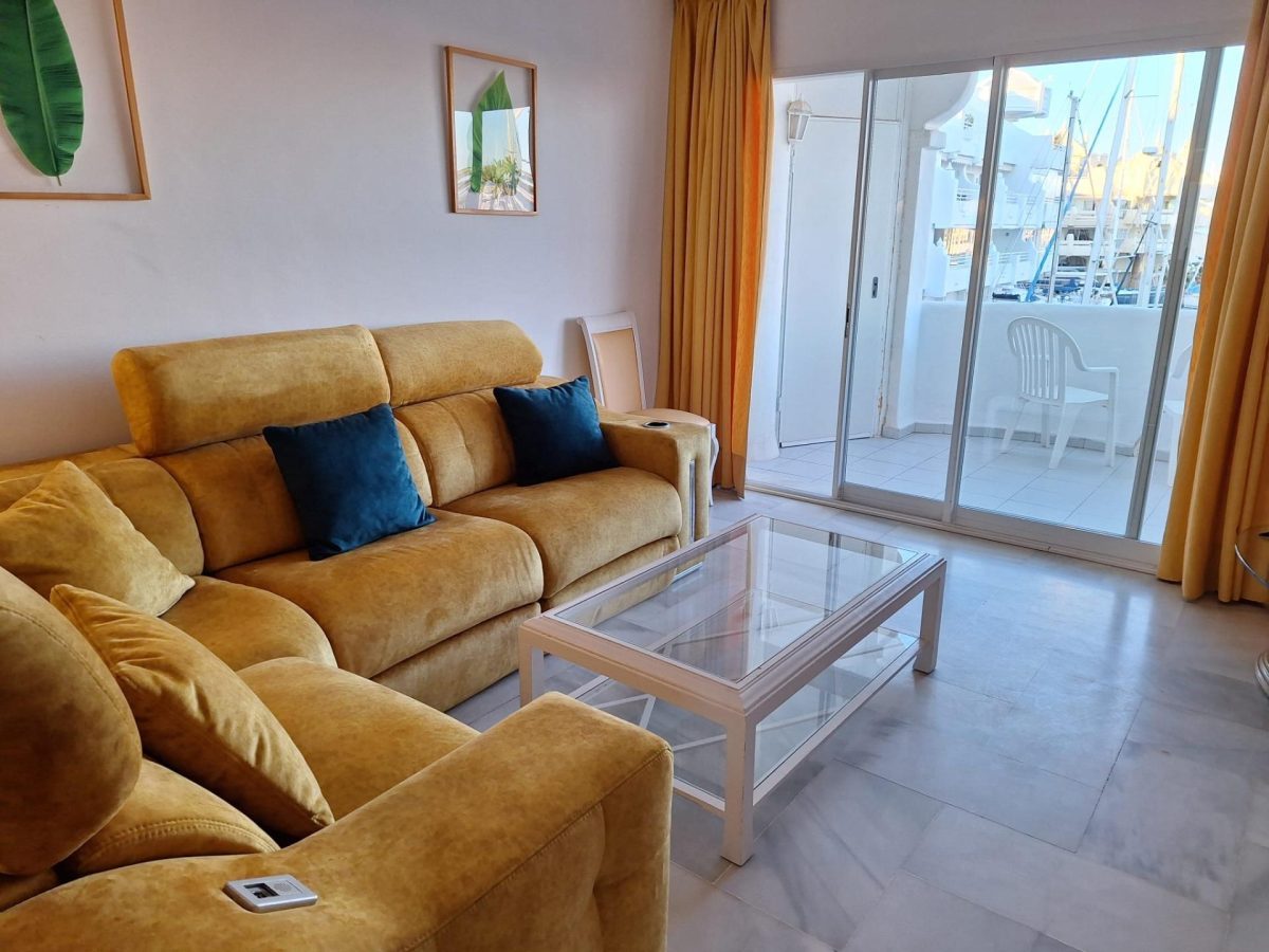 Piso con vistas al mar en Puerto Marina, Benalmádena, Costa del Sol — Foto 9