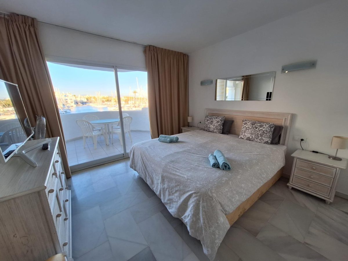Piso con vistas al mar en Puerto Marina, Benalmádena, Costa del Sol — Foto 21