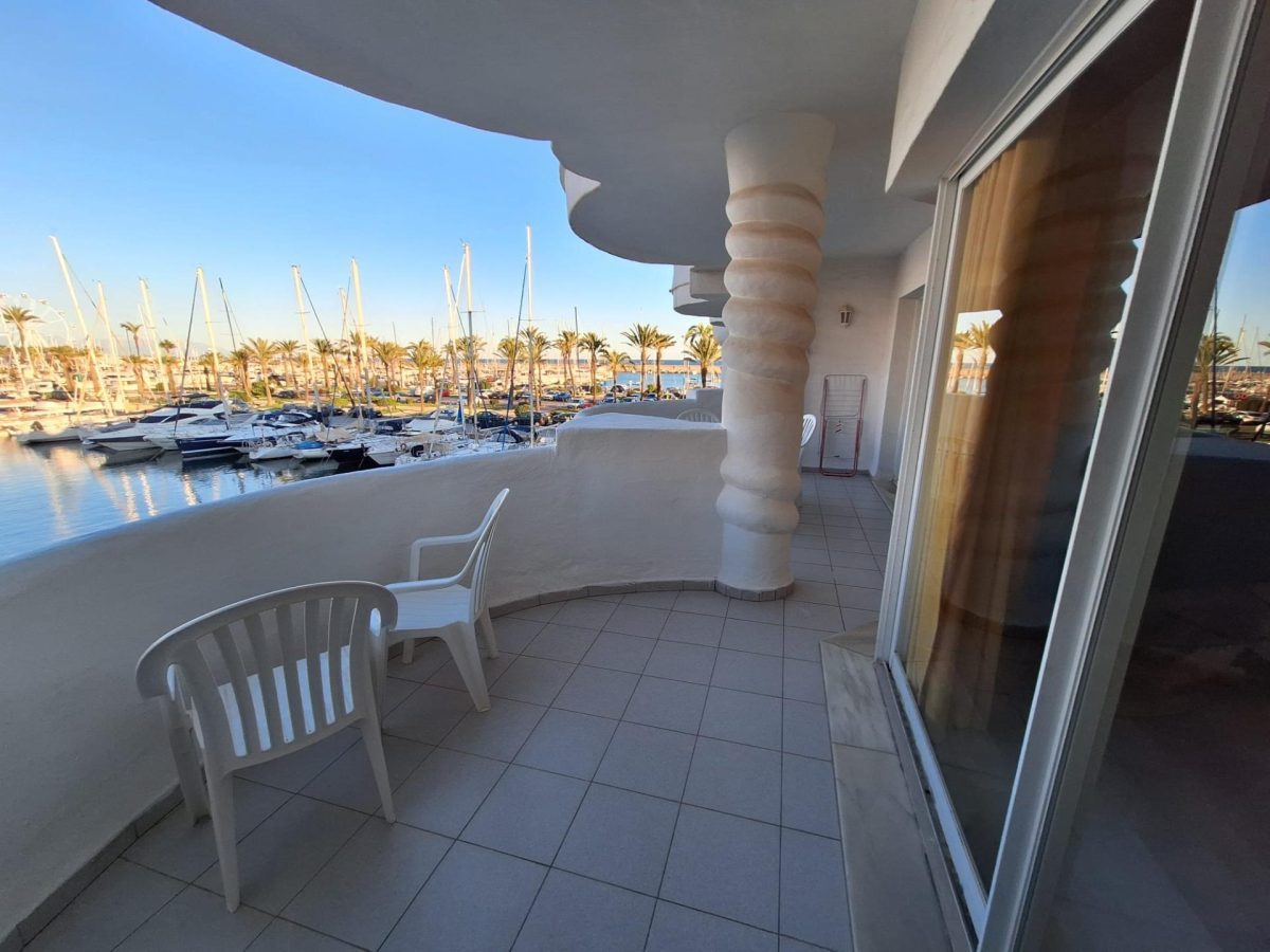 Piso con vistas al mar en Puerto Marina, Benalmádena, Costa del Sol — Foto 13