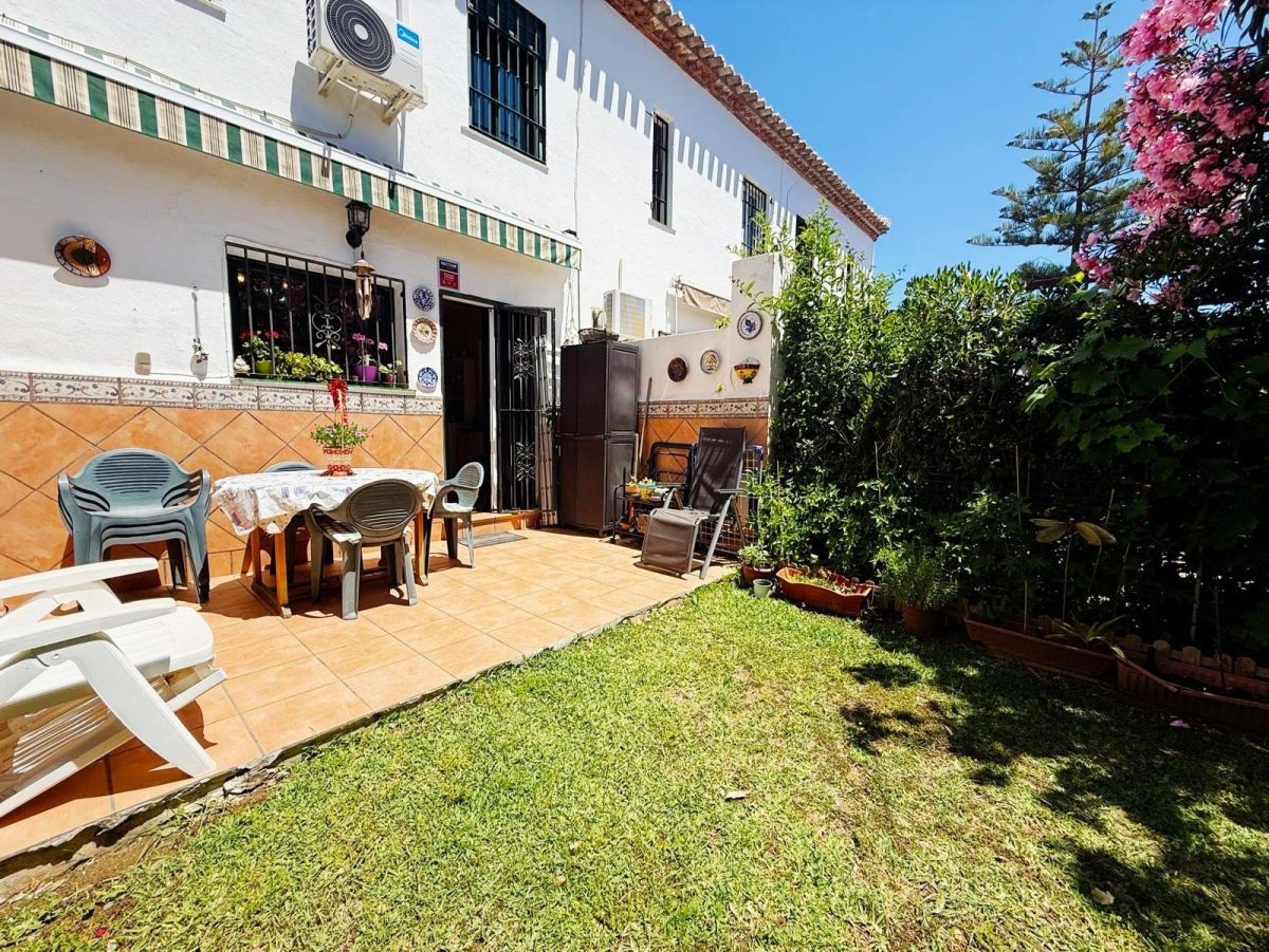 Venta Chalet adosado Mijas Golf tres dormitorios jardín privado, Costa del Sol — Foto 1