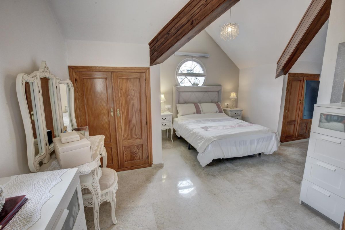 Casa de 6 Dormitorios a 400metros de la Playa y comodidades! — Foto 30