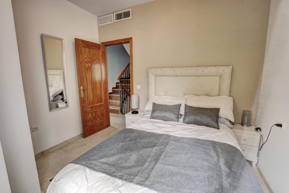 Casa de 6 Dormitorios a 400metros de la Playa y comodidades! — Foto 29