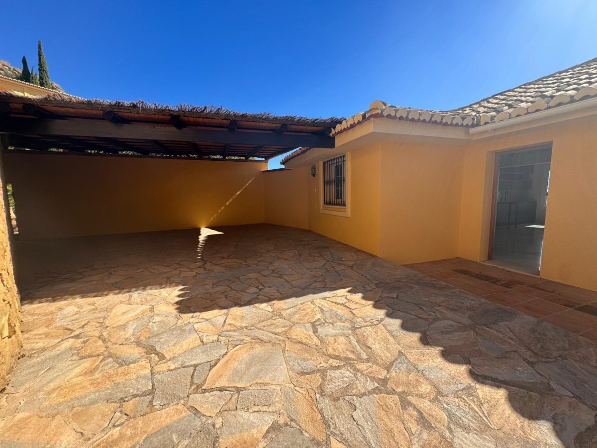 Villa de 3 dormitorios con vistas al mar en Benalmádena Costa — Foto 25