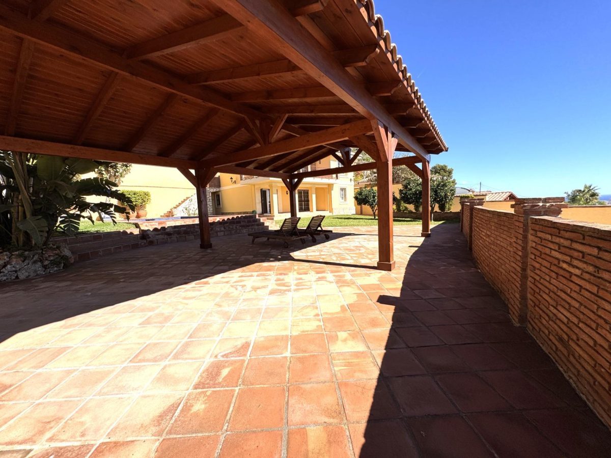 Villa de 3 dormitorios con vistas al mar en Benalmádena Costa — Foto 9