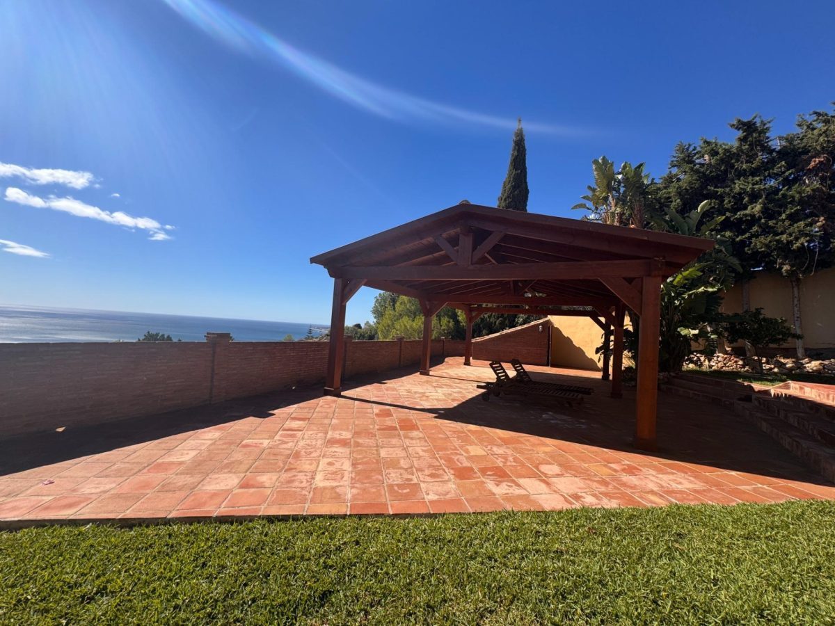 Villa de 3 dormitorios con vistas al mar en Benalmádena Costa — Foto 7