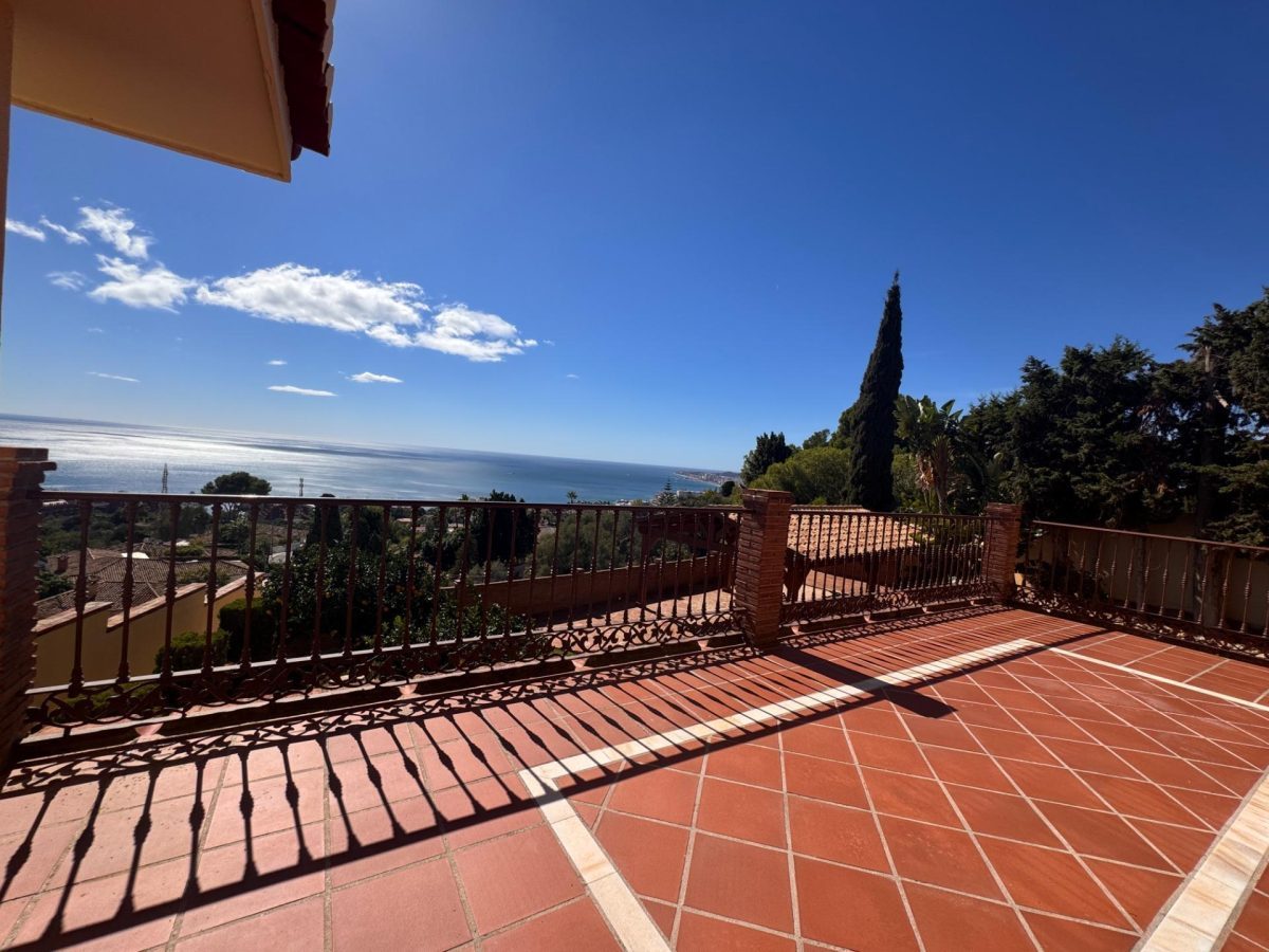 Villa de 3 dormitorios con vistas al mar en Benalmádena Costa — Foto 5
