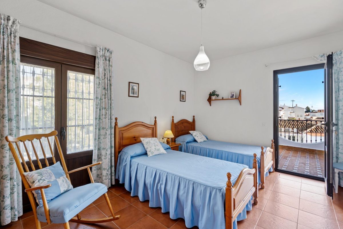 Villa de 5 dormitorios en Arroyo de la Miel, Benalmádena, Costa del Sol — Foto 20