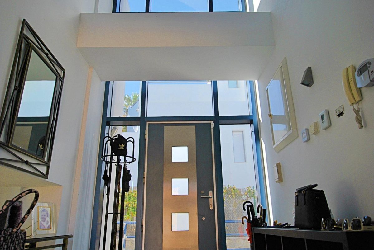 VILLA DE LUJO, 6 DORMITORIOS, PISCINA INTERIOR. — Foto 3