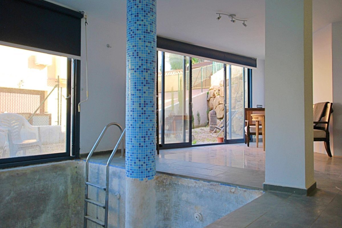 VILLA DE LUJO, 6 DORMITORIOS, PISCINA INTERIOR. — Foto 5