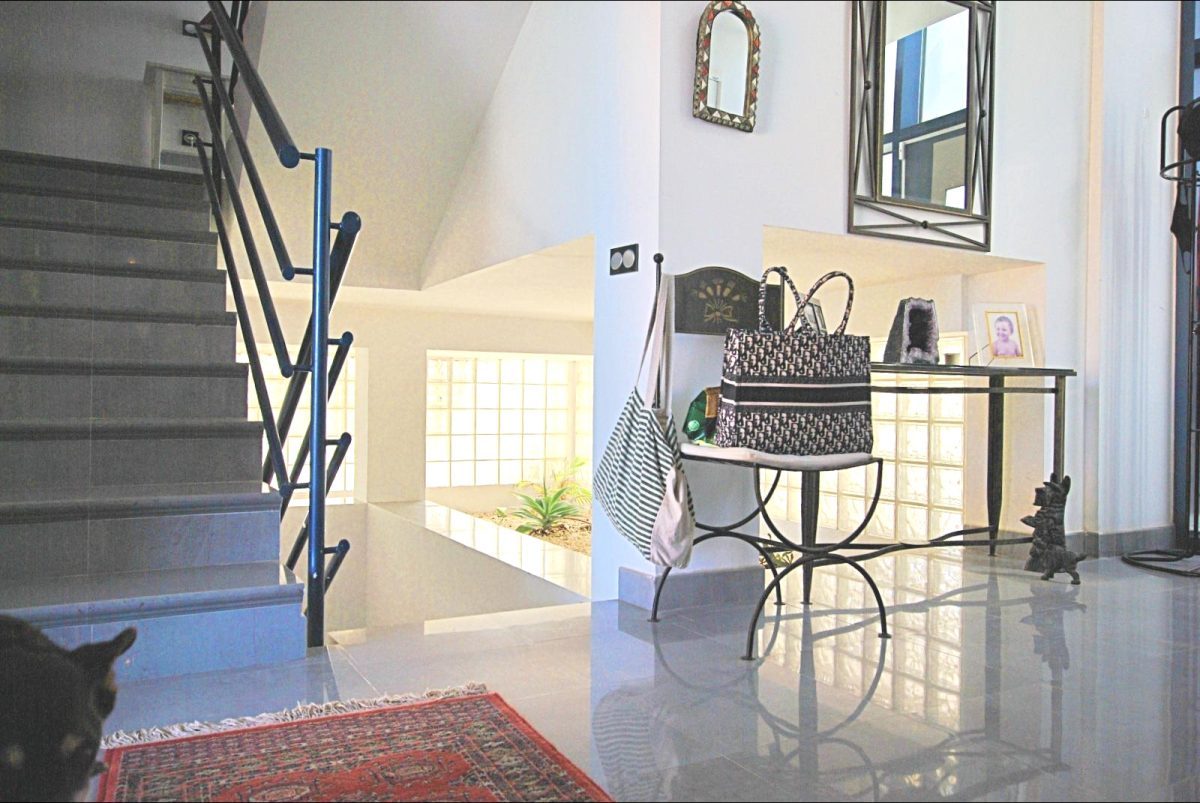 VILLA DE LUJO, 6 DORMITORIOS, PISCINA INTERIOR. — Foto 9