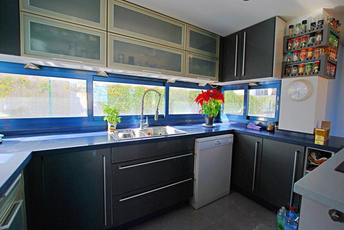 VILLA DE LUJO, 6 DORMITORIOS, PISCINA INTERIOR. — Foto 19