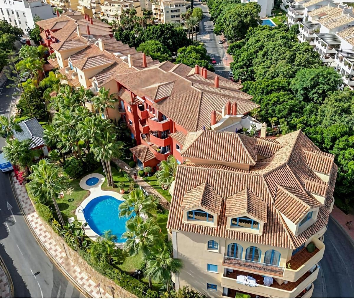 Estupendo Ático dúplex encastrado entre el golf y el mar con vistas de montaña — Foto 2