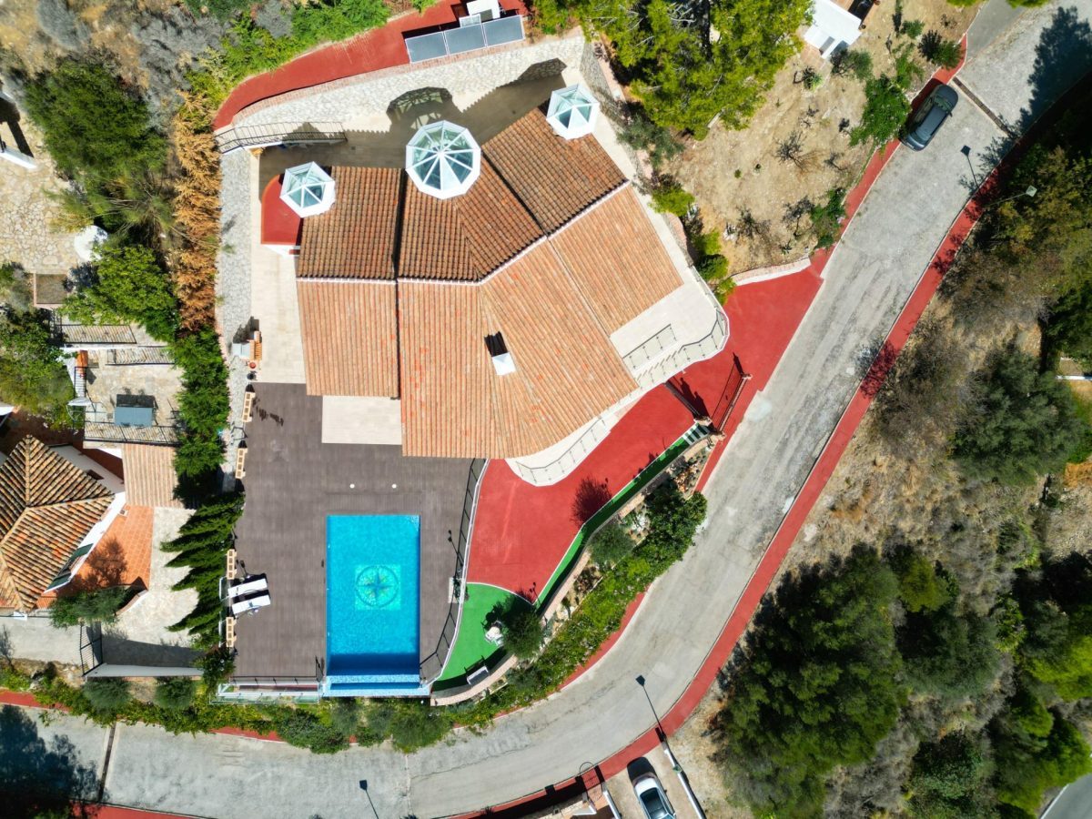 VILLA DE LUJO CON PISCINA INFINITY EN MIJAS — Foto 10